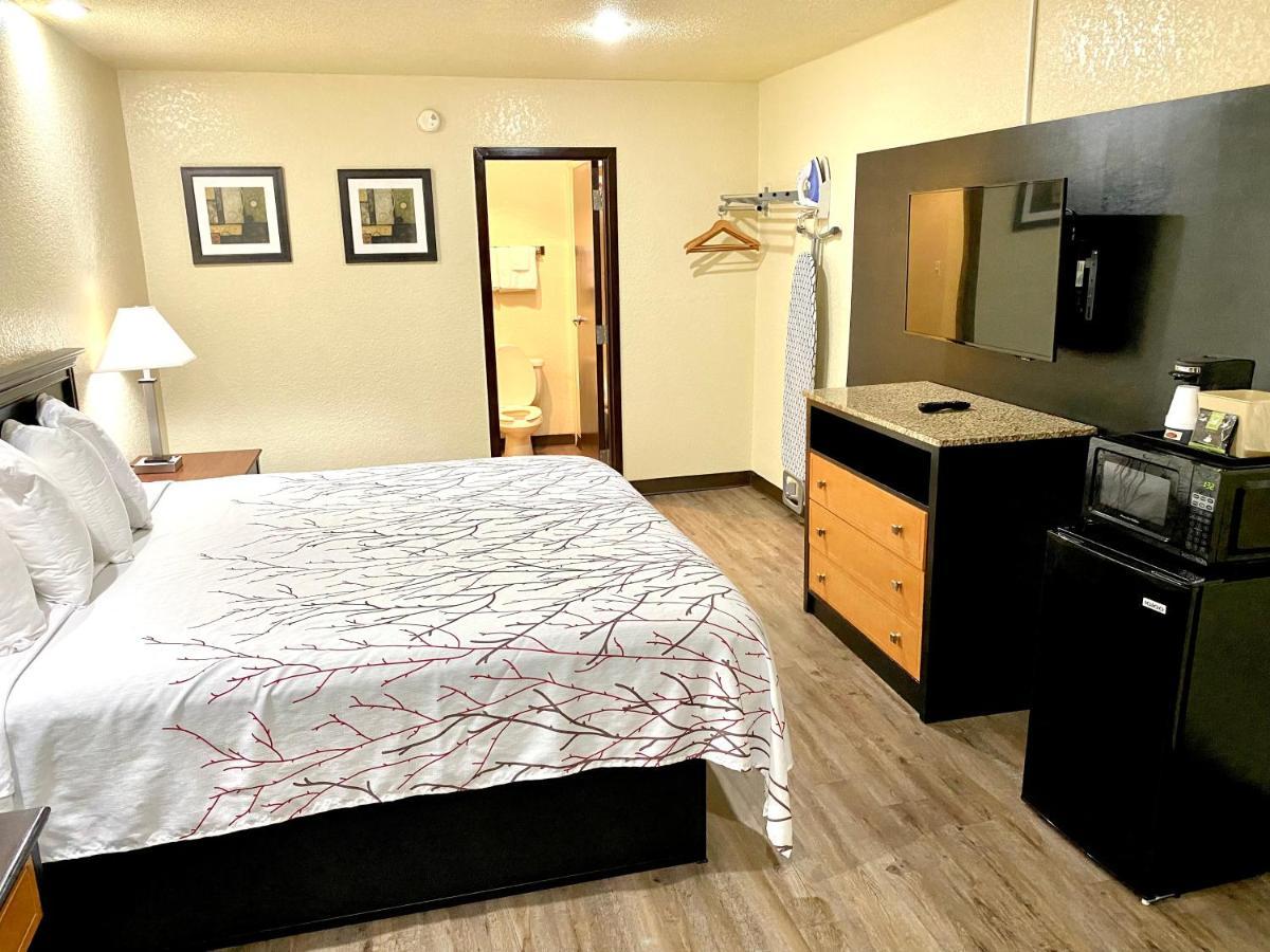 Travelers Inn เอลิซาเบธซิตี้้ ภายนอก รูปภาพ