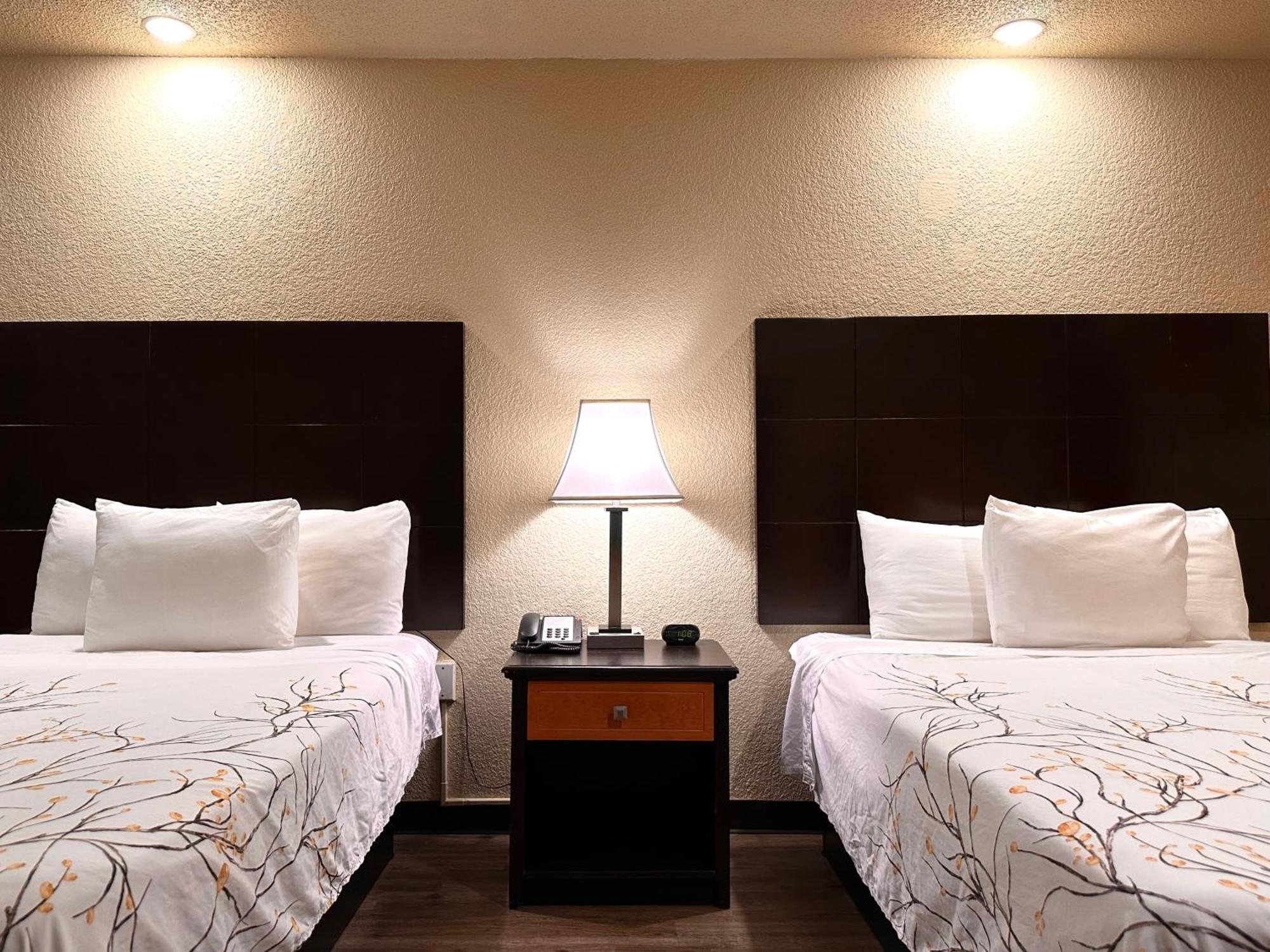 Travelers Inn เอลิซาเบธซิตี้้ ภายนอก รูปภาพ