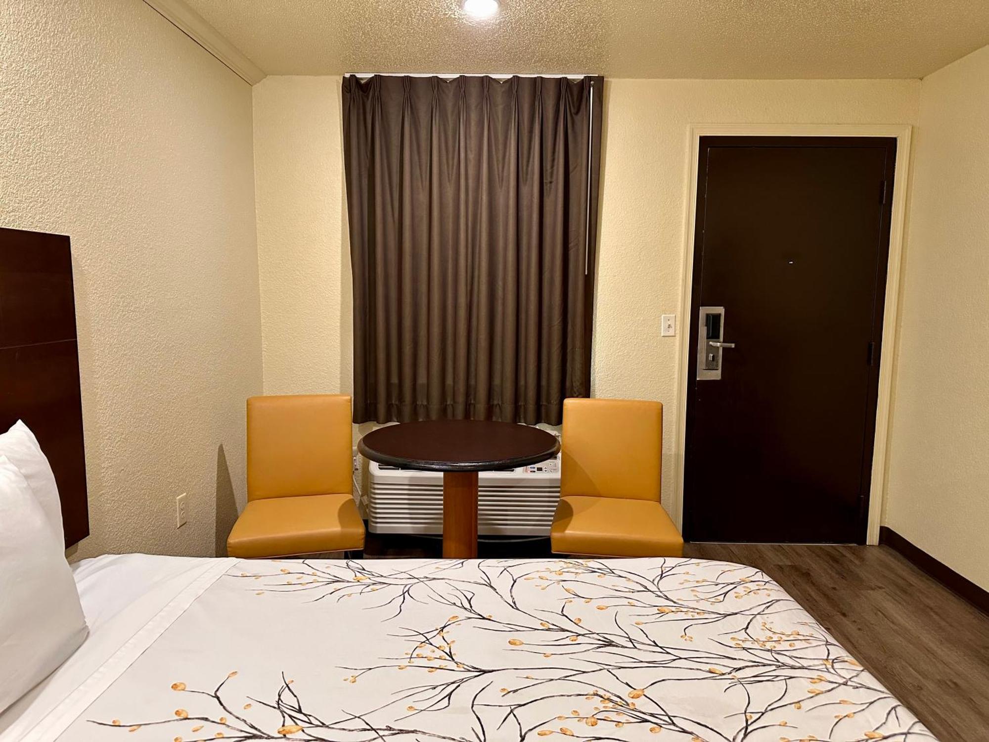 Travelers Inn เอลิซาเบธซิตี้้ ภายนอก รูปภาพ